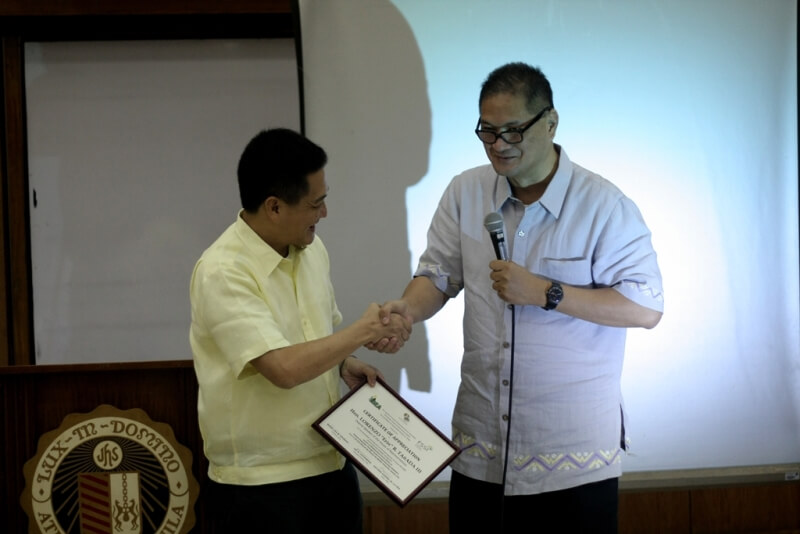 ASoG Dean and ISEA Chair Tony La Vina presents a certificate of appreciation to Deputy Speaker Tanada as keynote speaker for the forum and dialogue.